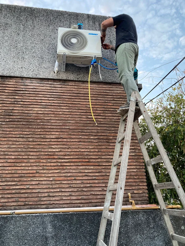 Instalación de aire acondicionado en domicilio en Santa Fe